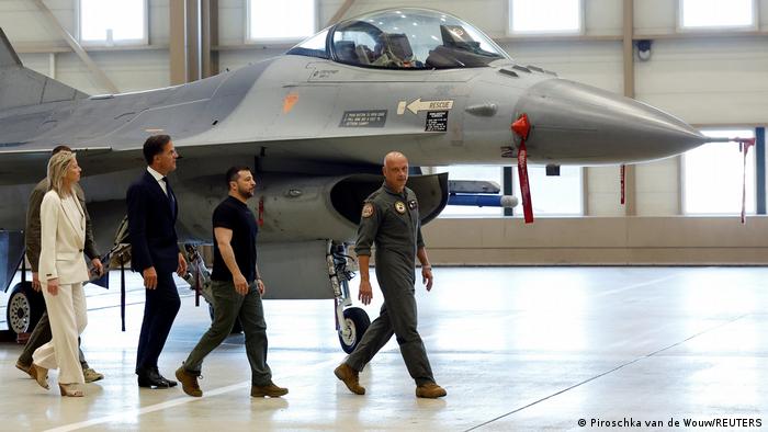 Holanda e Dinamarca anunciam caças F-16 para Ucrânia