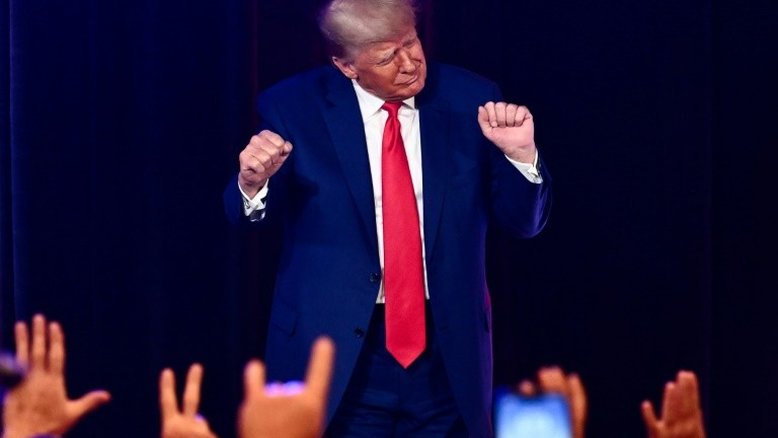 O efeito teflon de Trump: mais acusações, mais lealdade de seus seguidores