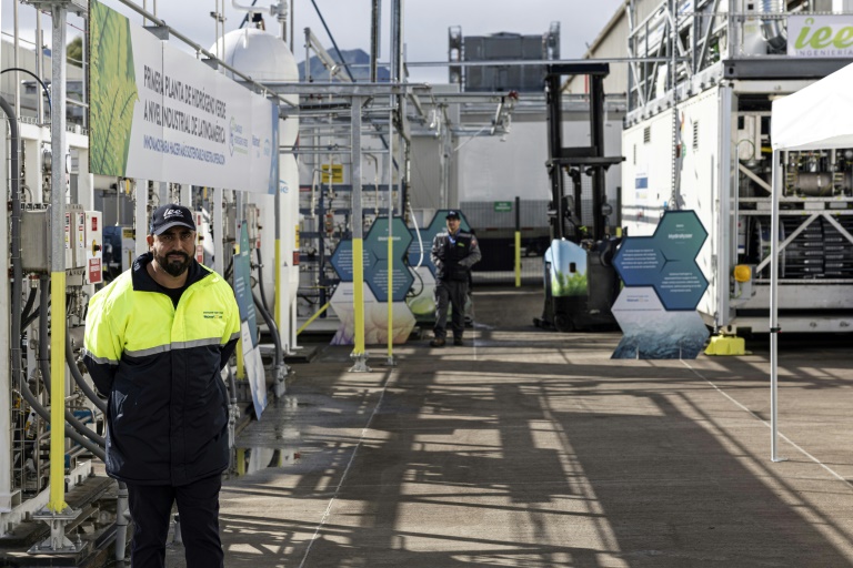 Chile inaugura su primera planta de producción de hidrógeno verde