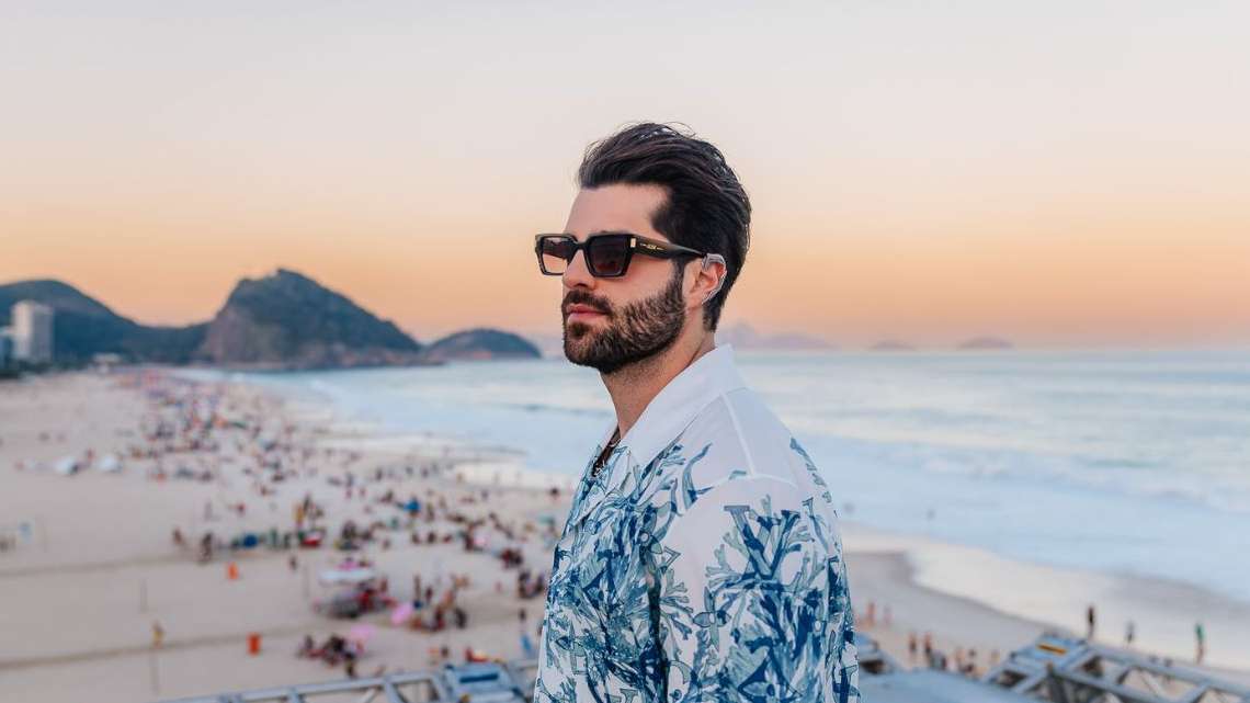 O DJ Alok irá apresentar um set inédito nas areias de Copacabana