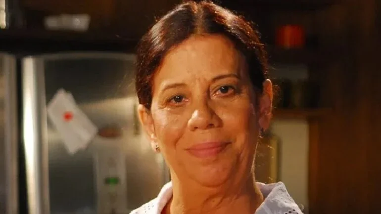 Maria Gladys diz que não recusa uma maconha e revela estar sem dinheiro