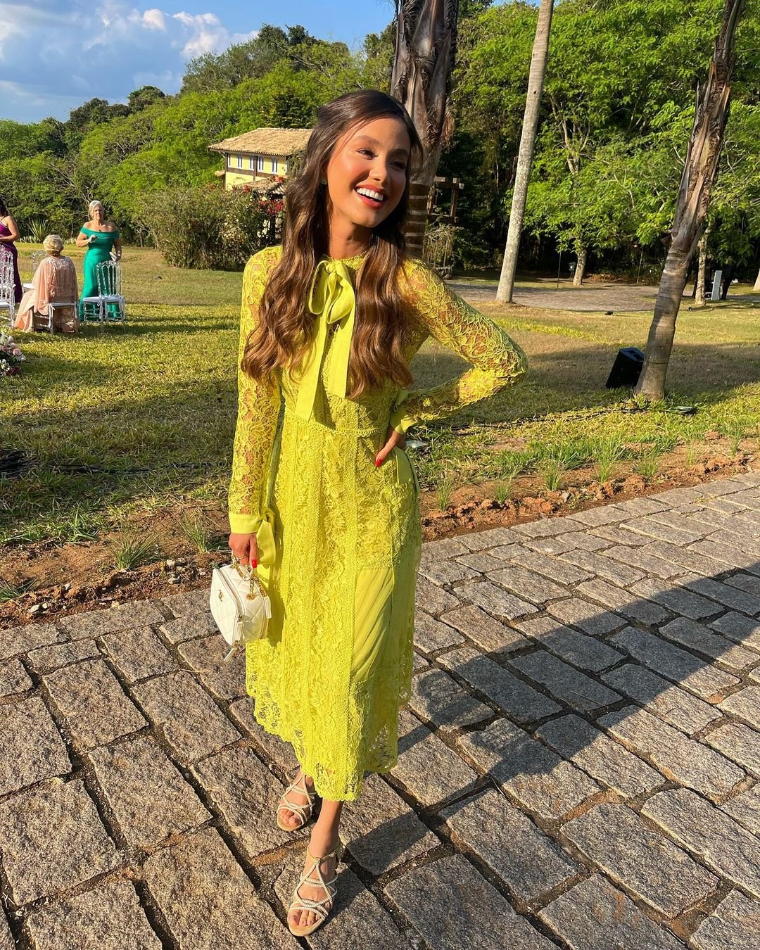 Biah Rodrigues no casamento de Maíra Cardi e Thiago Nigro