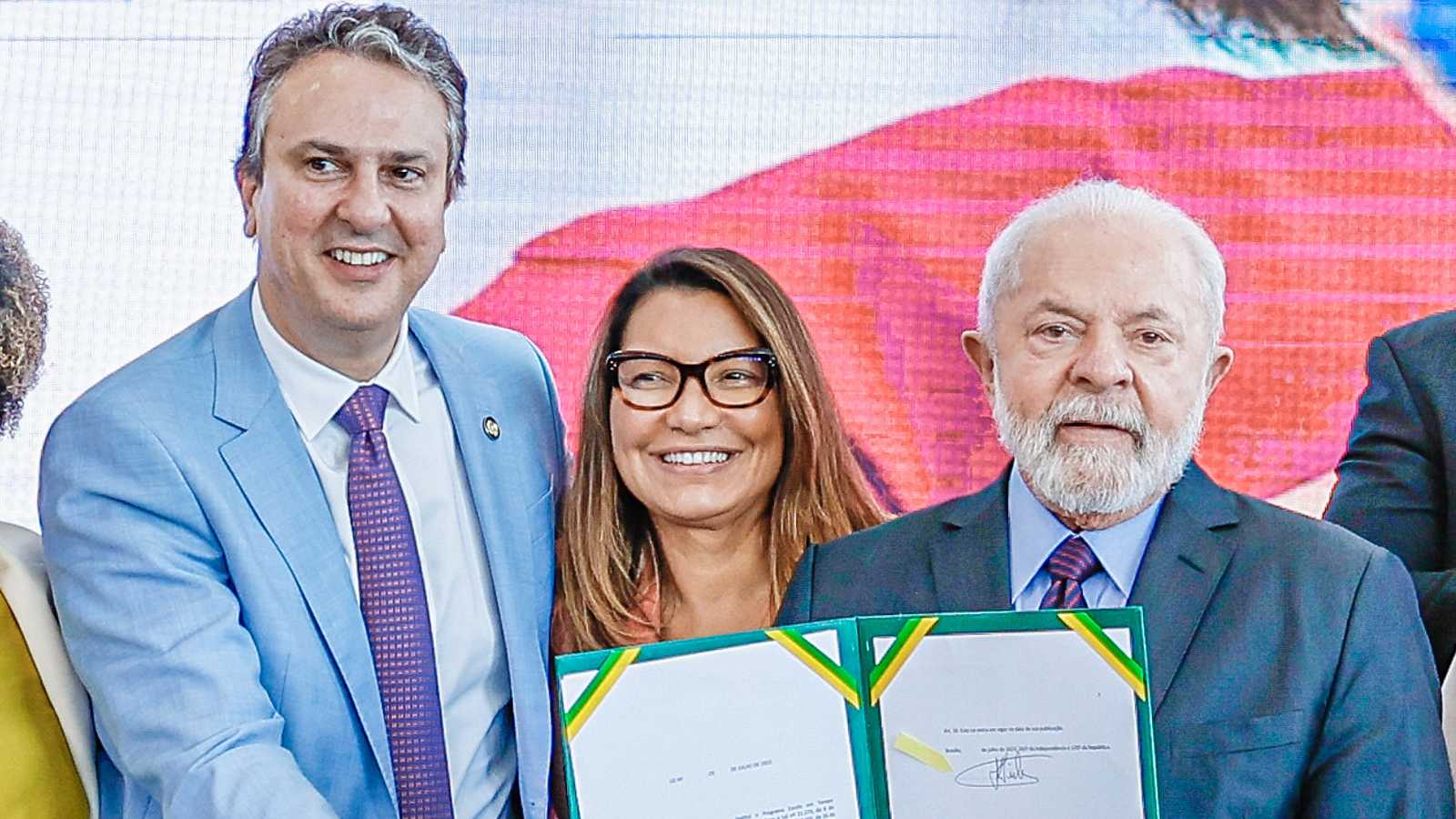 Ministro da Educação, Camilo Santana, Janja e o presidente da República, Luiz Inácio Lula da Silva