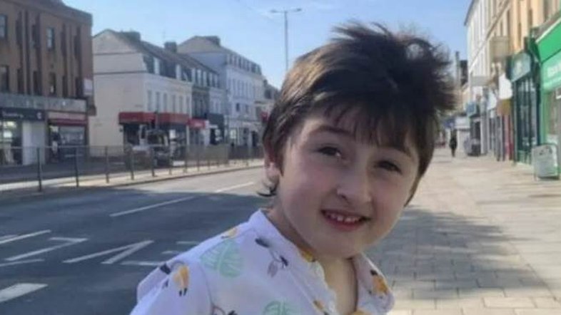 Inglaterra: menino de cinco anos morreu afogado em piscina de resort