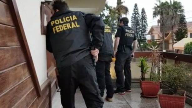Foragido da Interpol no Cazaquistão por estelionato é localizado e preso em SC