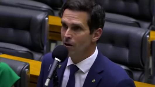 'Foi um erro', afirma único deputado a votar contra MP sobre aumento do salário mínimo