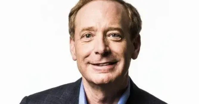 IA está exposta aos mesmos erros das redes sociais, diz presidente da Microsoft