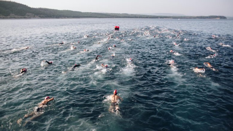 Dois competidores morrem durante evento de natação no desafio Ironman