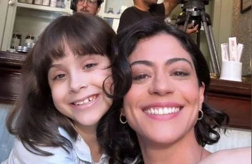 Vitória Pabst ao lado de Carol Castro