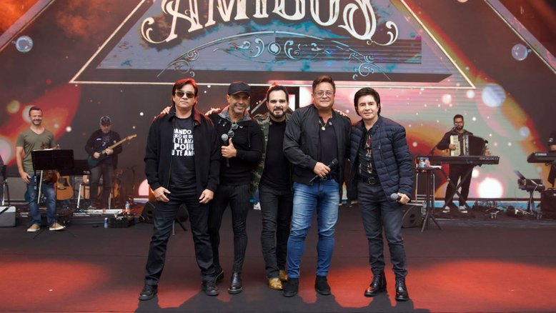 Chitãozinho e Xororó, Zezé Di Camargo e Luciano e Leonardo na Ligga Arena, em Curitiba