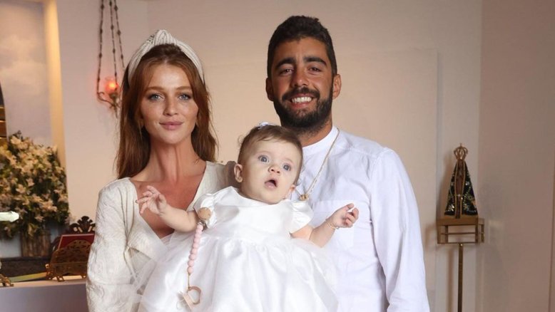 Cintia Dicker, Pedro Scooby e Aurora