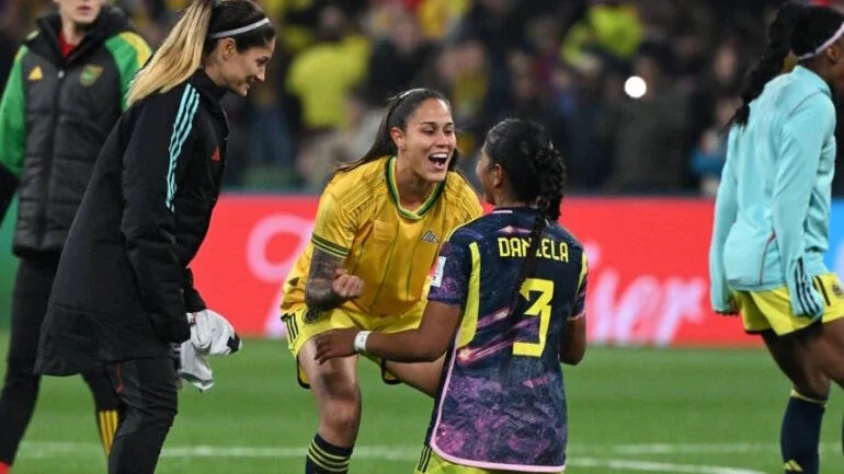 Resumo da Copa: Colômbia avança às quartas de final pela 1ª vez e França atropela Marrocos