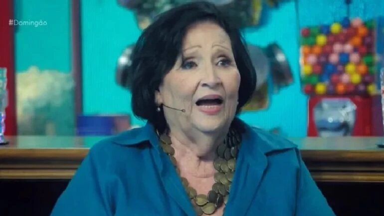 Aos 75 anos, Déa Lucia choca ao revelar que fez harmonização vaginal