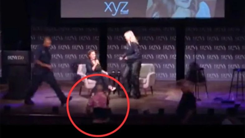 Drew Barrymore se assusta com aproximação de stalker em evento