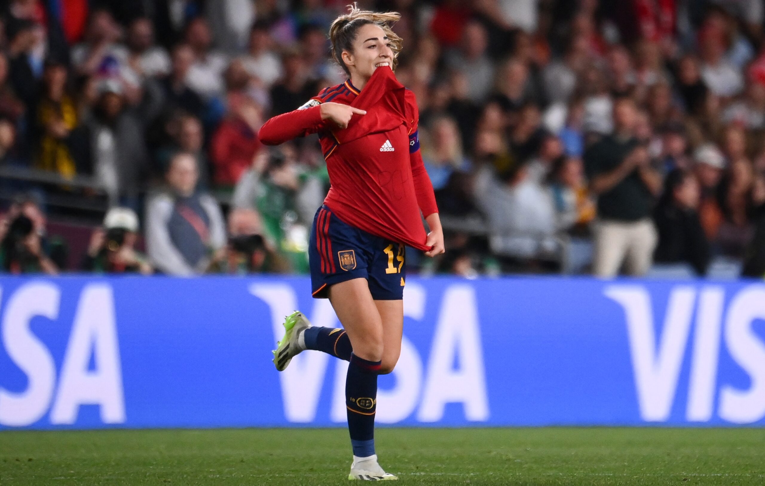 Olga Carmona anotou o gol do título da seleção espanhola