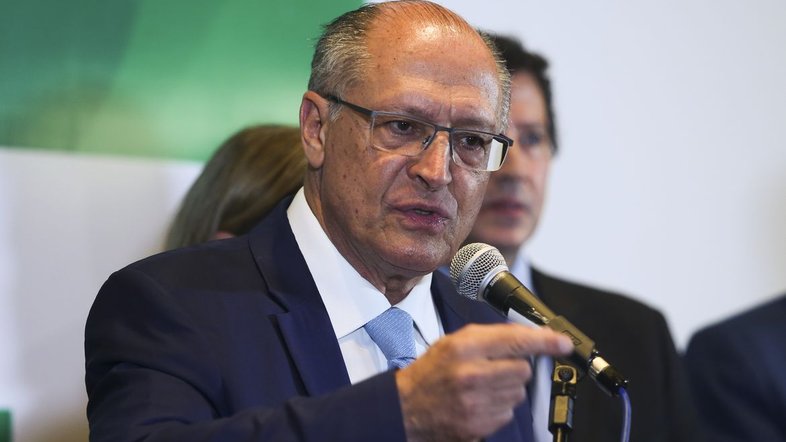 Alckmin fala em energia normalizada nas próximas horas e que governo reagiu rápido