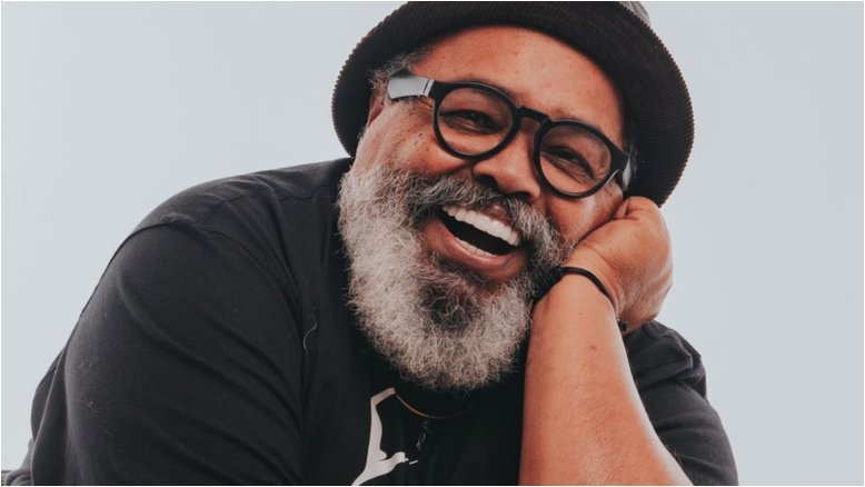 Jorge Aragão retoma agenda de shows após internação para tratar câncer