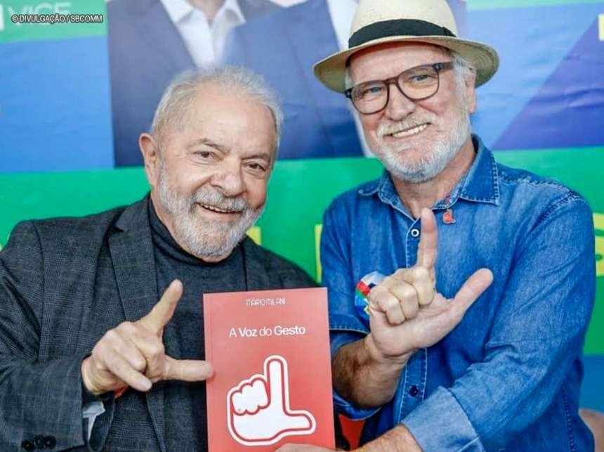 Lula e Mário Milani, autor do livro 'A Voz do Gesto'