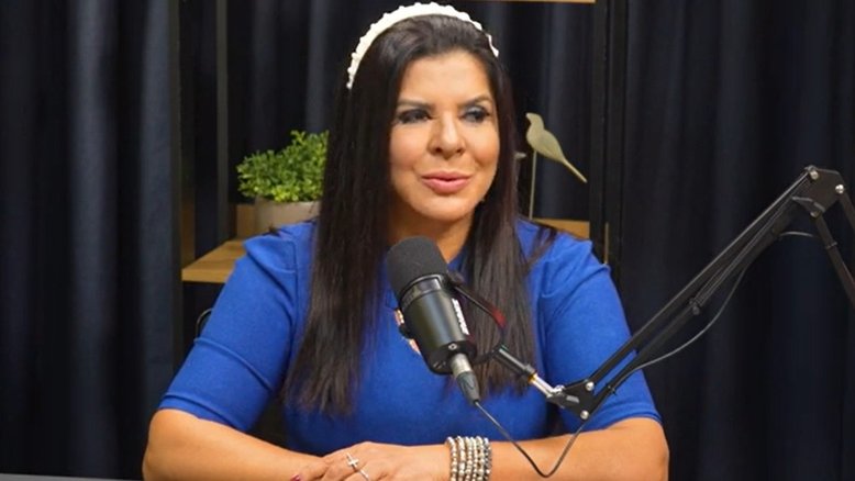 Mara Maravilha pede perdão para Adriane Galisteu após chamar apresentadora de 'nariguda'