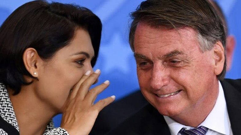 Advogado de Michelle Bolsonaro deixa caso das joias sauditas; saiba motivo