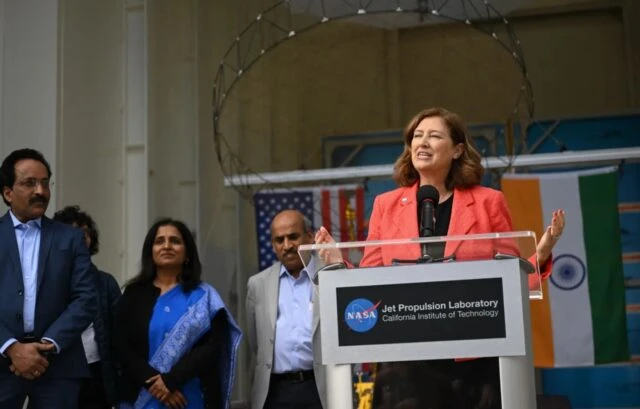 Diretora da NASA critica crença de OVNIs: 
