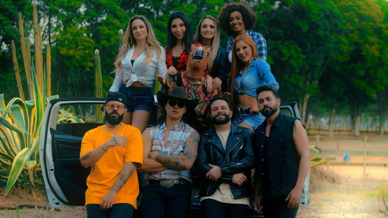 Rick & Nogueira e Us Agroboy gravam clipe no haras de Sorocaba