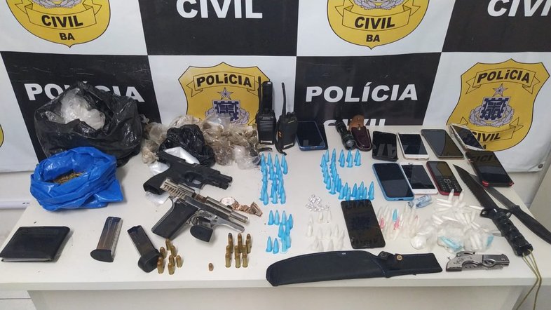 Armamento apreendido com os suspeitos de cometer a chacina