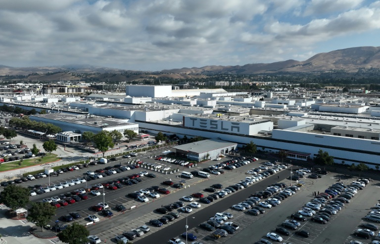 Tesla é processada por 'racismo generalizado' em fábrica na Califórnia