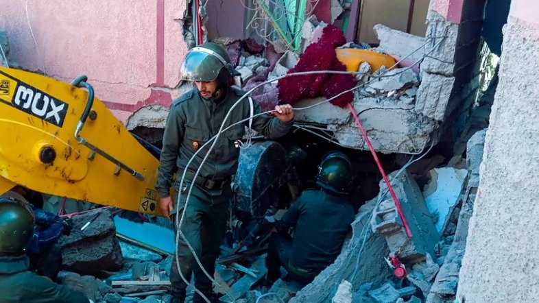 Sobe para 1.300 o número de mortos por terremoto no Marrocos