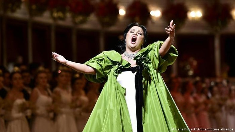 Soprano russa na ópera de Berlim gera protestos
