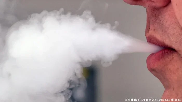 França quer banir cigarros eletrônicos descartáveis