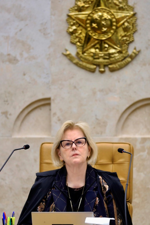 Nesta foto do STF, a ministra Rosa Weber, presidente da corte, participa de julgamento sobre os ataques de 8 de janeiro, em Brasília, 14 de setembro de 2023 - Brazilian Supreme Court/AFP