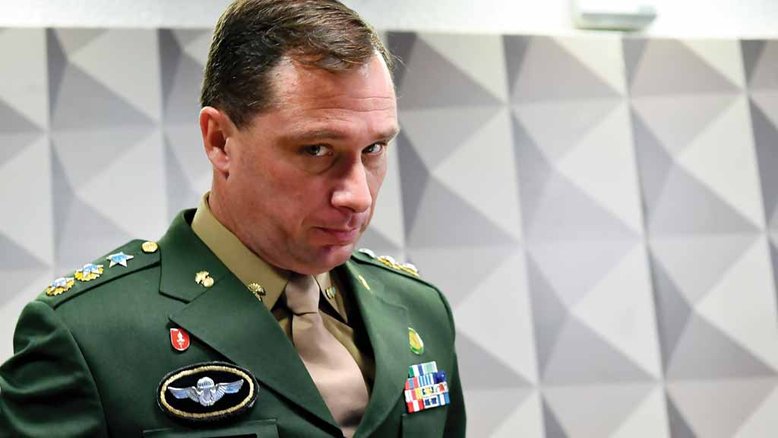 Militares promovem vaquinha para custear despesas de Mauro Cid após a prisão