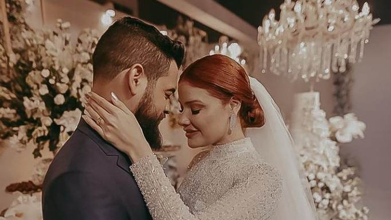 Influenciadora gasta R$ 300 mil em casamento e reclama da 'falta' de presentes; entenda