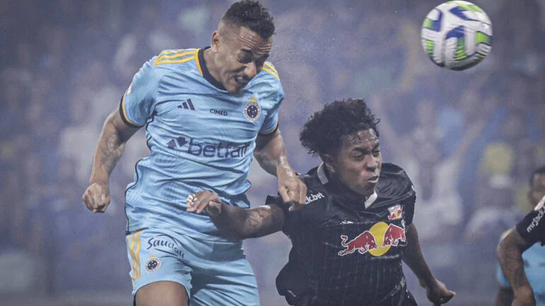 Ainda sem técnico, Cruzeiro empata com o Red Bull Bragantino no Mineirão