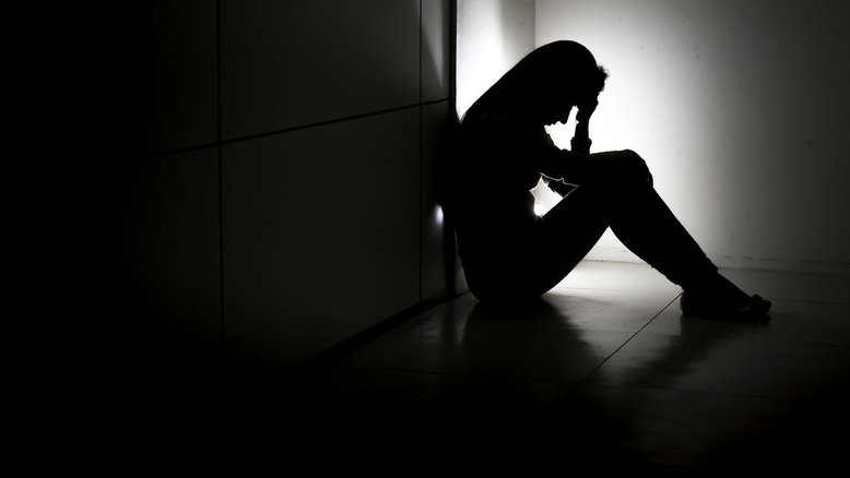 Especialistas apontam que a maioria dos casos é relacionada a transtornos mentais, como depressão, e alertam que esses problemas têm se manifestado cada vez mais cedo
