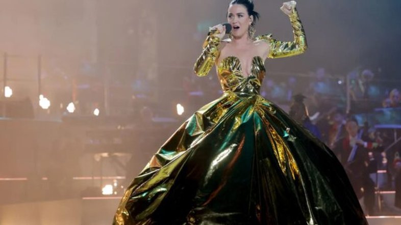 Katy Perry vende direitos de cinco álbuns por mais de R$ 1 bilhão