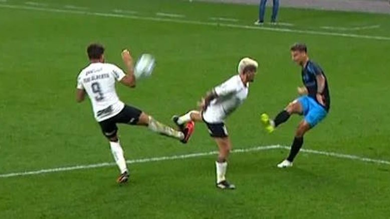 Comissão da CBF reconhece erro do VAR em lance de mão na bola em Corinthians x Grêmio