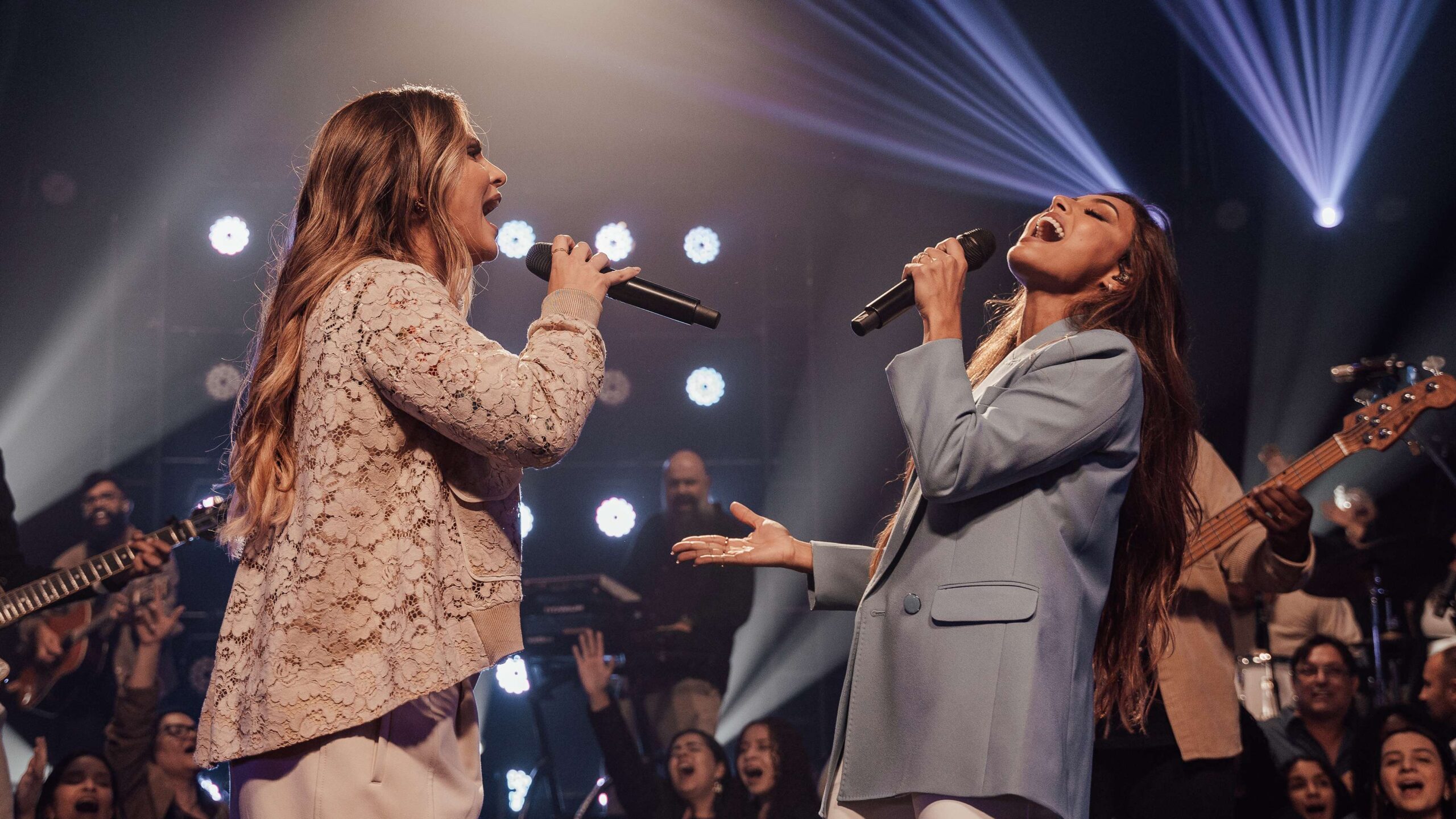 Mari Borges e Aline Barros fazem dueto em Jesus Cristo Basta