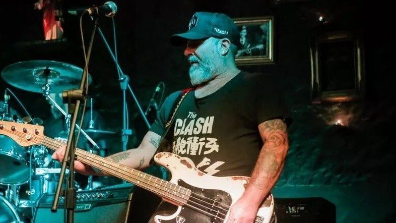 Mingau é baixista do Ultraje a Rigor e foi baleado