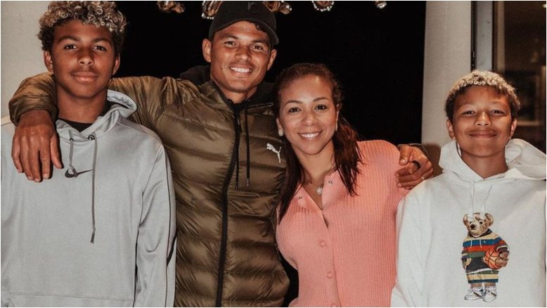 Belle Silva abre álbum de aniversário do marido, o jogador Thiago Silva