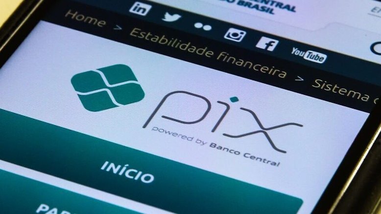 Pix é o pagamento instantâneo brasileiro. O meio de pagamento criado pelo Banco Central (BC) em que os recursos são transferidos entre contas em poucos segundos, a qualquer hora ou dia. É prático, rápido e seguro.
