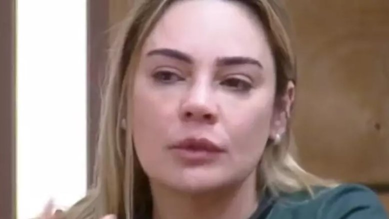 A Fazenda 15: Rachel Sheherazade chora e ameaça desistir do reality