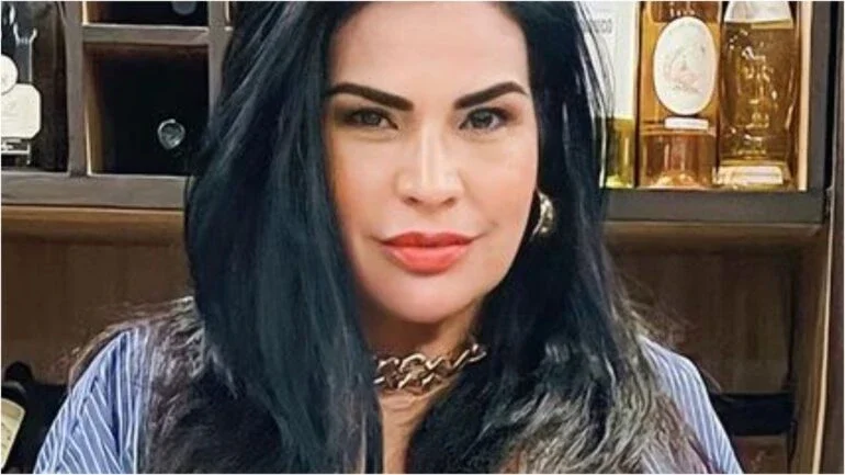 Solange Gomes afirma ter perdido emprego por expor imagens íntimas na web