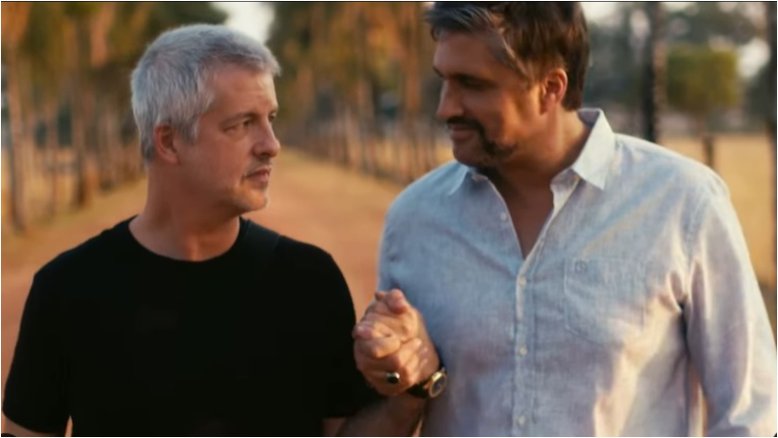 Victor & Leo retornam com show surpresa após 5 anos e dividem opiniões: 'Inacreditável'