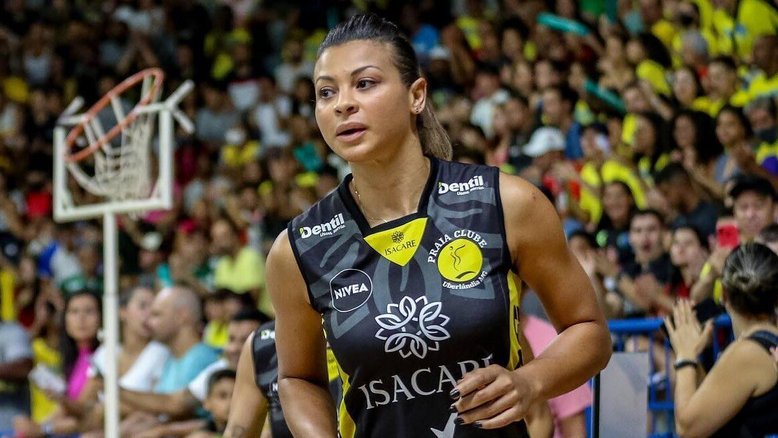 Ex-jogadora de vôlei Walewska morreu nesta quinta-feira, 21