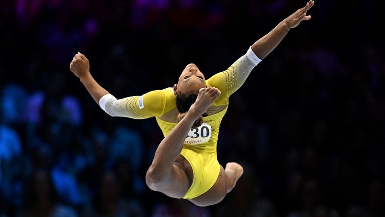 Rebeca Andrade conquistou a medalha de bronze na trave, durante o campeonato Mundial de Ginástica Artística