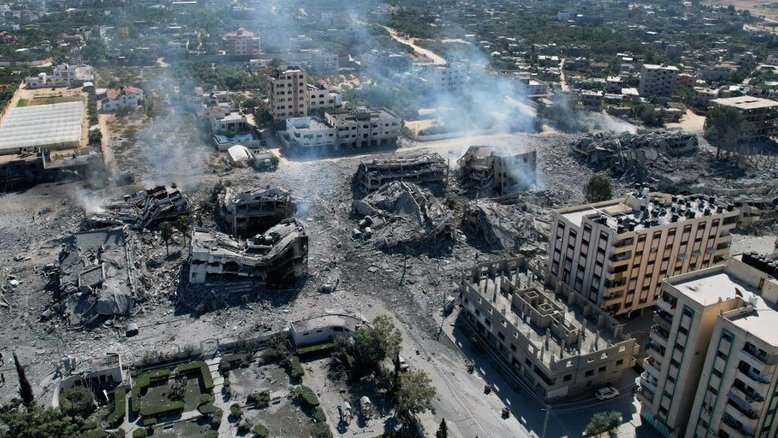 Número de mortos em Gaza vai a 22,7 mil; Hezbollah ataca Israel