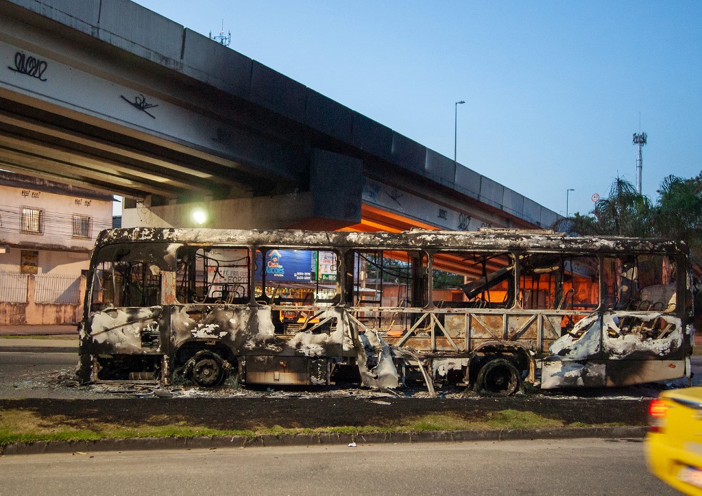 Ônibus incendiado no Rio de Janeiro
