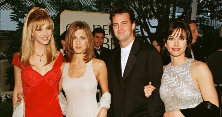 Jennifer Aniston está arrasada após morte de Matthew Perry: 'Derrubou completamente'
